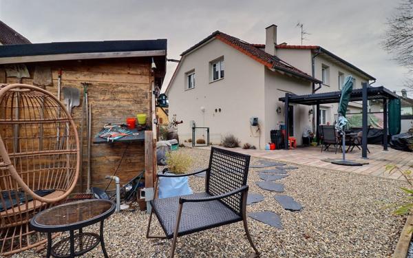 Appartement à vendre    3 pièces • 80 m2 Sand