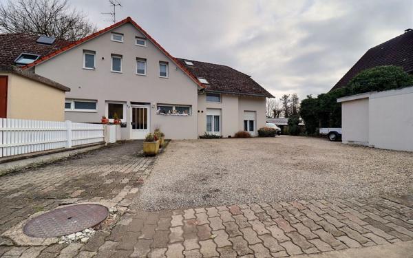 Appartement à vendre    3 pièces • 80 m2 Sand