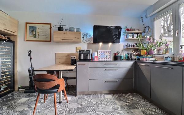 Appartement à vendre    3 pièces • 80 m2 Sand