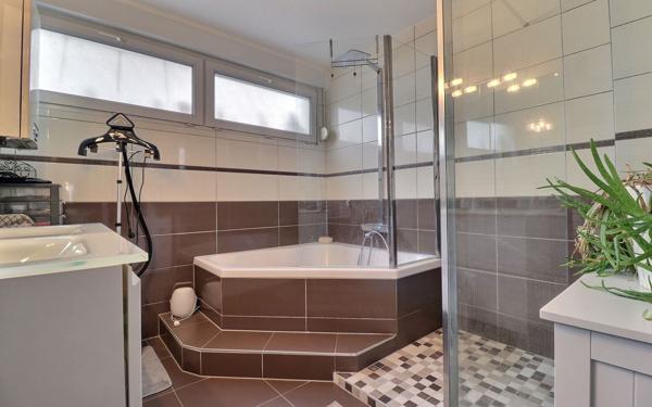 Appartement à vendre    3 pièces • 80 m2 Sand