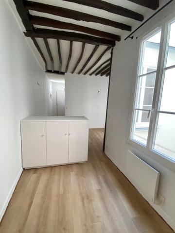 Paris 6 - Studio refait à neuf