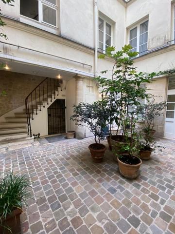 Paris 6 - Studio refait à neuf