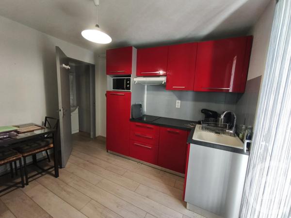 Maison à vendre  8 pièces - 195 m 2   ROSIERES  - 07