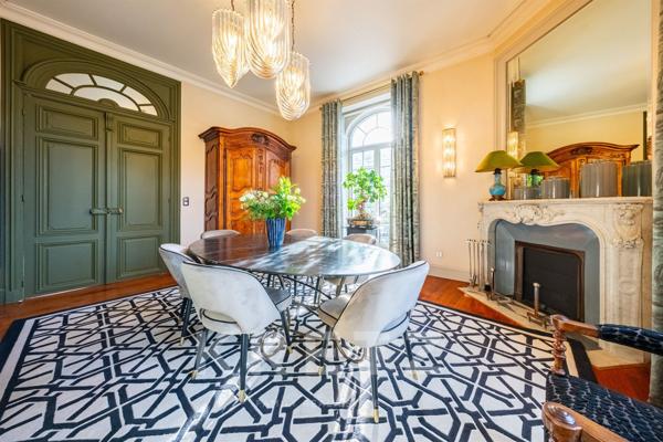 Appartement haussmannien de 352 m2 avec piscine au cœur de la Bourgogne