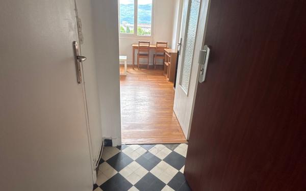 Appartement à louer    1 pièce •  Grenoble