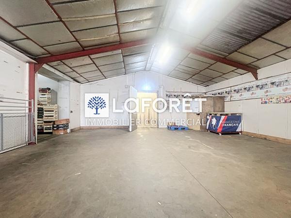 Achat local commercial Saint-Amand-sur-Sèvre - 900 m² - 135 200 €