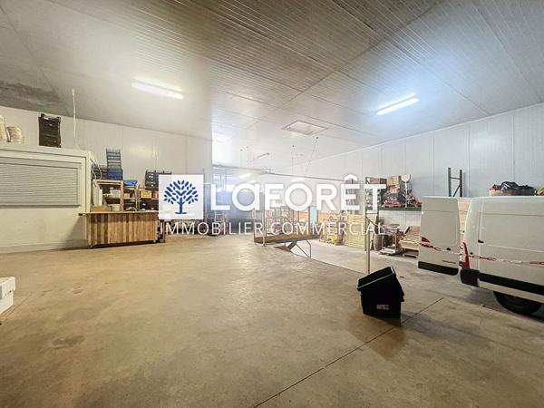 Achat local commercial Saint-Amand-sur-Sèvre - 900 m² - 135 200 €