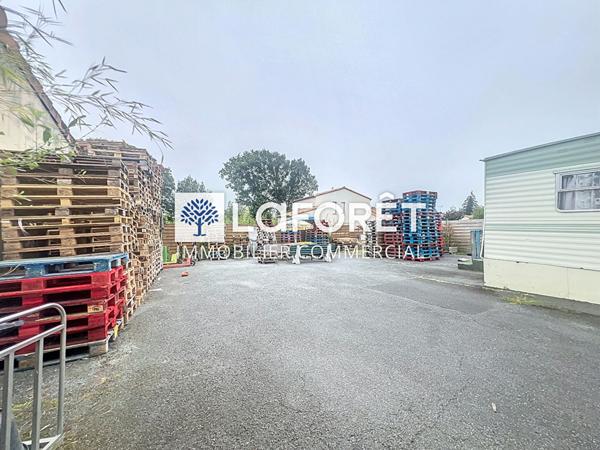 Achat local commercial Saint-Amand-sur-Sèvre - 900 m² - 135 200 €
