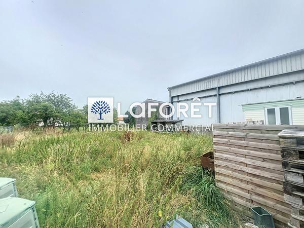 Achat local commercial Saint-Amand-sur-Sèvre - 900 m² - 135 200 €