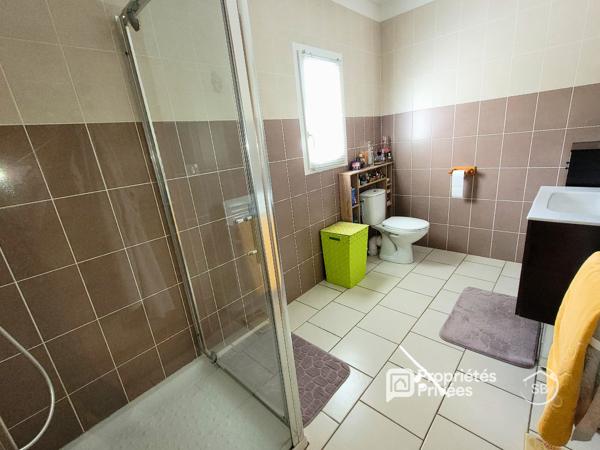 Villa avec vue dominante  de 127 m² - 4 chambres -Proche Joyeuse- 305 000 HAI