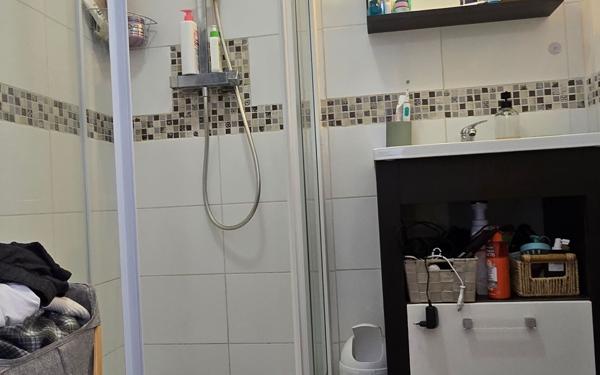 Appartement à vendre    2 pièces • 34 m2 Garons