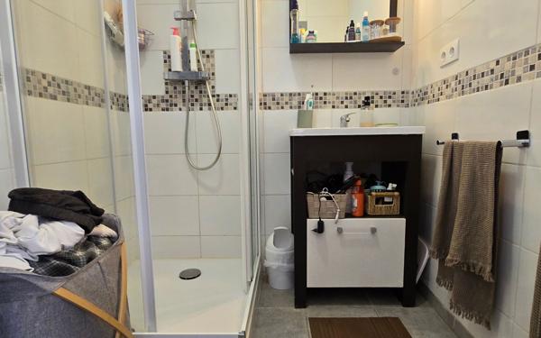 Appartement à vendre    2 pièces • 34 m2 Garons