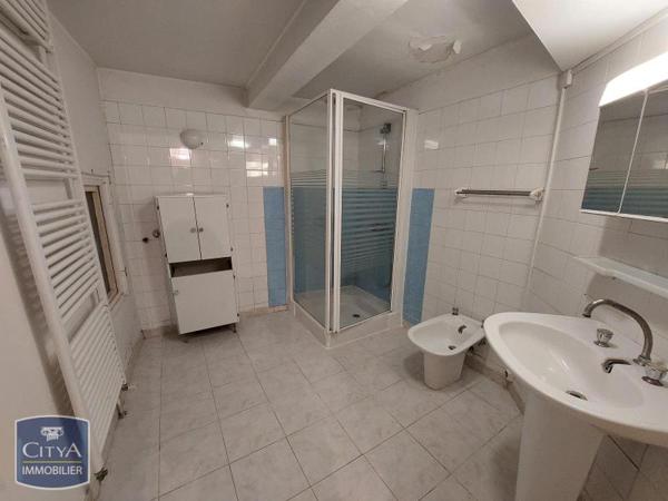 Appartement à louer 2 pièces 65.93m²