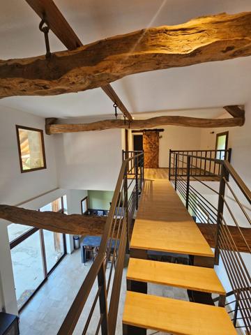 À Vendre  Maison Type T5 164 m². Bévenais 38690