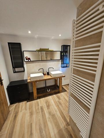 À Vendre  Maison Type T5 164 m². Bévenais 38690