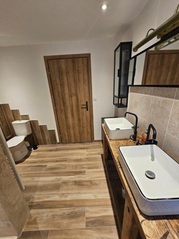 À Vendre  Maison Type T5 164 m². Bévenais 38690