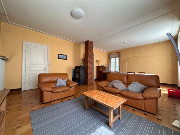 Maison - 7 pièces - 161 m²