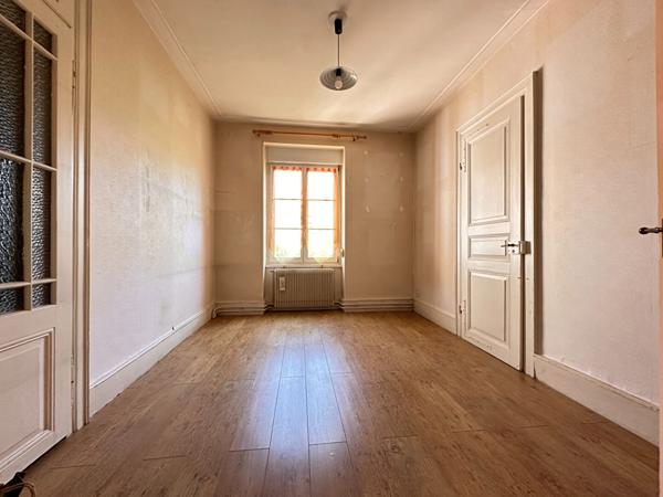 Maison - 7 pièces - 161 m²