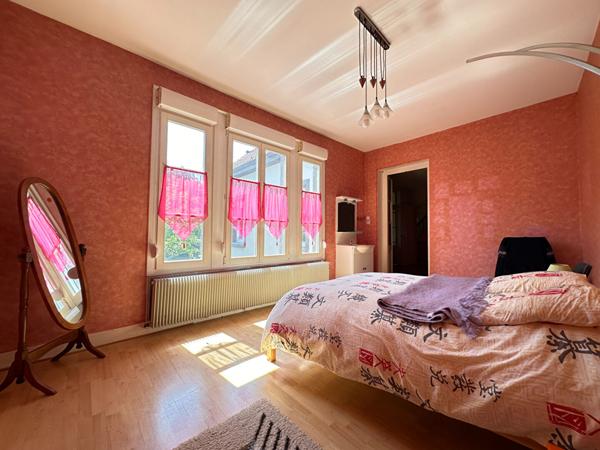 Maison - 7 pièces - 161 m²