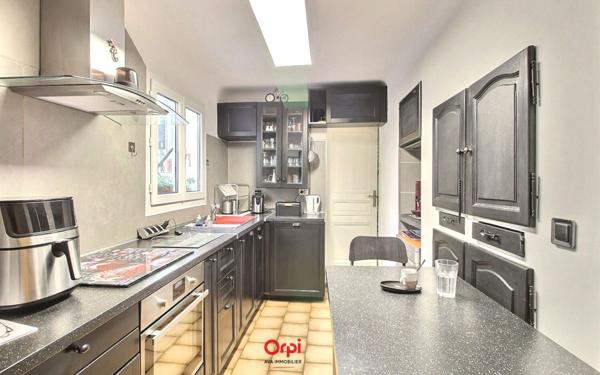 Maison à vendre    4 pièces • 103 m2 Marseille 15