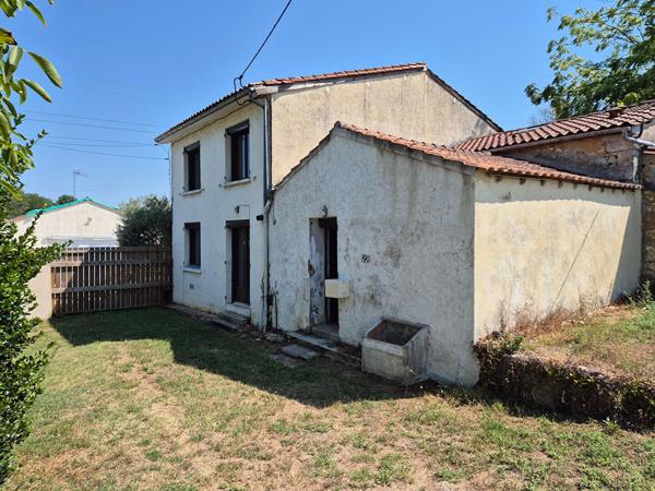MAISON DE 143 m2 SUR JARDIN , Bourg MAISON DE 143 m2 SUR JARDIN , Bourg