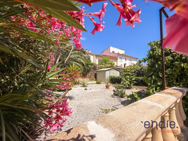 Villa 3 faces avec jardin, garage et 4 chambres