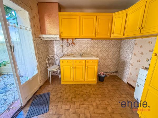 Villa 3 faces avec jardin, garage et 4 chambres