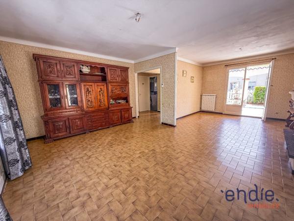 Villa 3 faces avec jardin, garage et 4 chambres