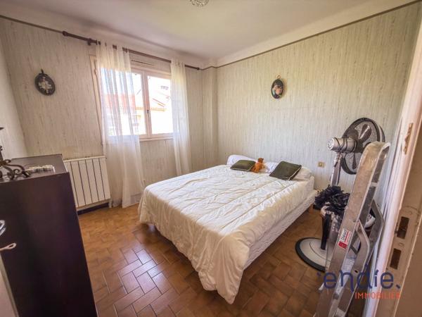 Villa 3 faces avec jardin, garage et 4 chambres