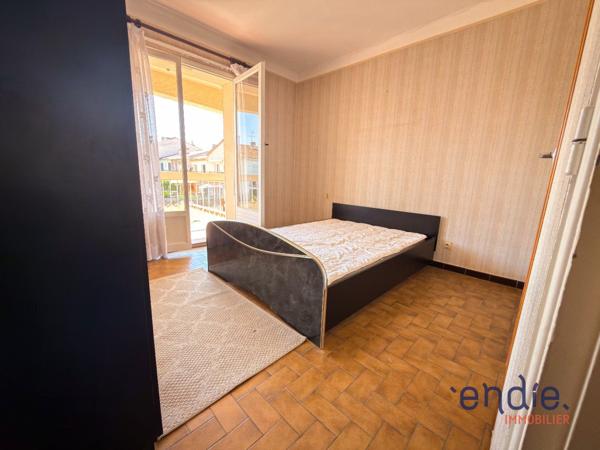 Villa 3 faces avec jardin, garage et 4 chambres