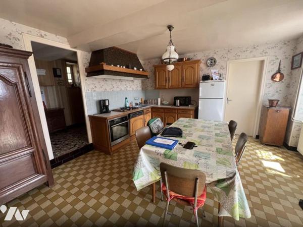 TESSE FROULAY, à 5 min de BAGNOLES DE L'ORNE, maison 3ch avec hangar et terrain