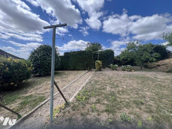 TESSE FROULAY, à 5 min de BAGNOLES DE L'ORNE, maison 3ch avec hangar et terrain