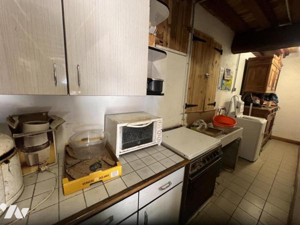 TESSE FROULAY, à 5 min de BAGNOLES DE L'ORNE, maison 3ch avec hangar et terrain