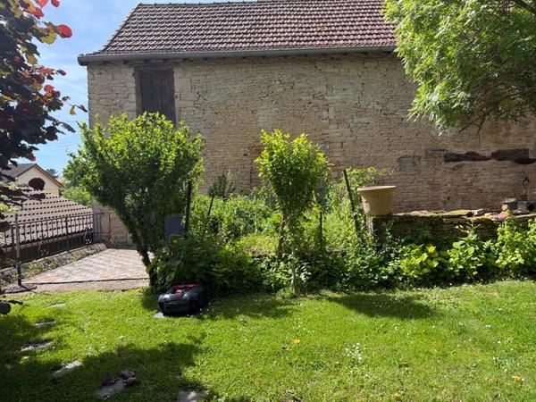 Maison à vendre 10 pièces proche de MACON (71)
