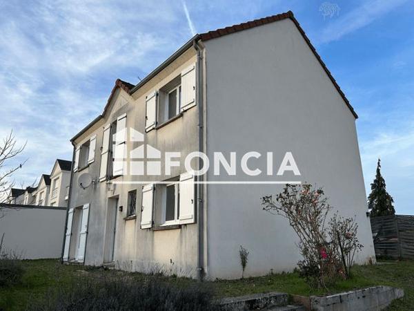 Location Maison 5 pièces 122.48 m² - 2 BIS RUE JULES CESAR Gien 45500