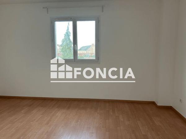 Location Maison 5 pièces 122.48 m² - 2 BIS RUE JULES CESAR Gien 45500