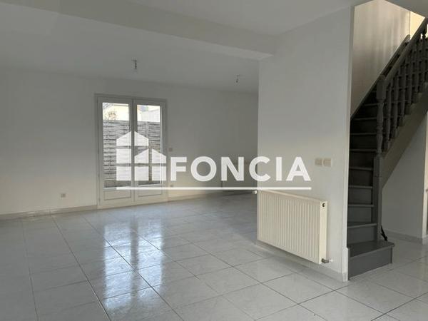 Location Maison 5 pièces 122.48 m² - 2 BIS RUE JULES CESAR Gien 45500