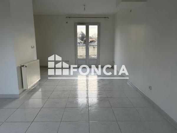 Location Maison 5 pièces 122.48 m² - 2 BIS RUE JULES CESAR Gien 45500