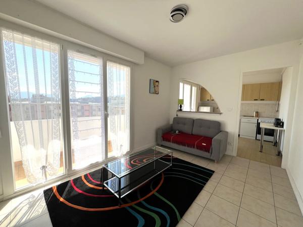 T2 avec terrasse et cave