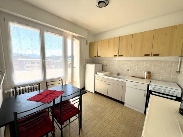 T2 avec terrasse et cave