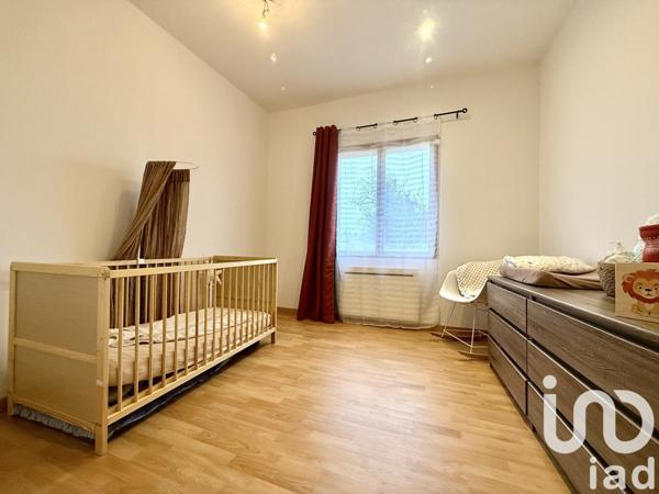 Maison 3 pièces de 71 m² à Villeneuve-de-Berg (07170)