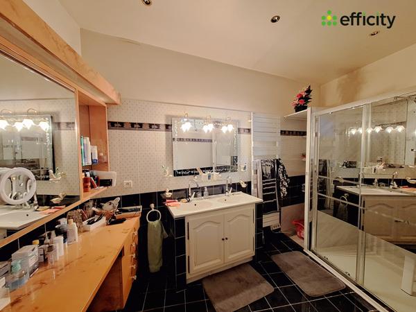 Maison 5 pièces - 184 m²