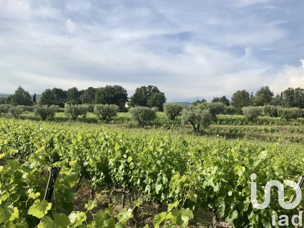 Maison traditionnelle 8 pièces de 222 m² à Le Castellet (83330)