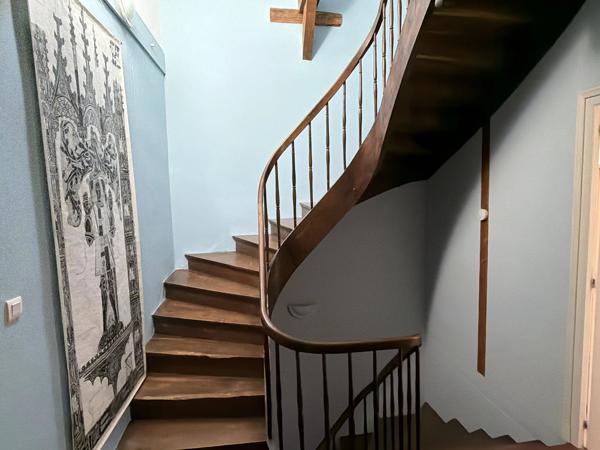 Maison spacieuse de 4 à 5 chambres, cuisine équipée, grands jardins