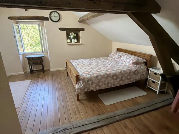 Maison spacieuse de 4 à 5 chambres, cuisine équipée, grands jardins