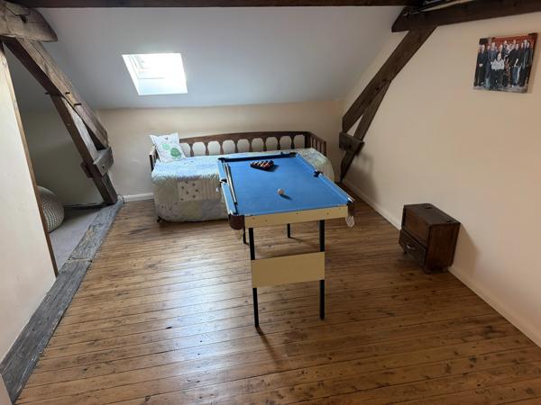 Maison spacieuse de 4 à 5 chambres, cuisine équipée, grands jardins