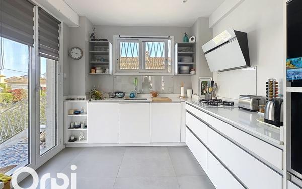 Maison à vendre    6 pièces • 146,67 m2 Villeneuve-Loubet