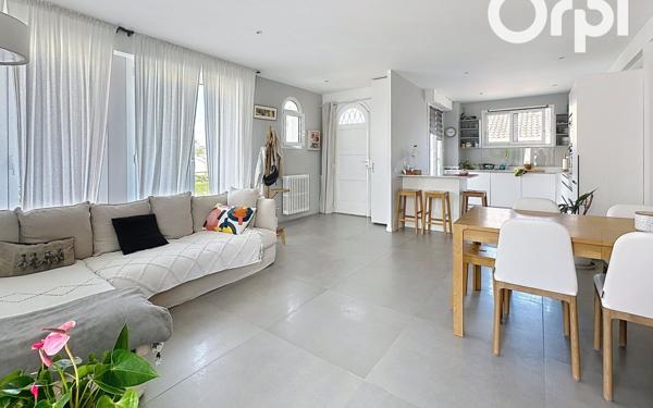 Maison à vendre    6 pièces • 146,67 m2 Villeneuve-Loubet