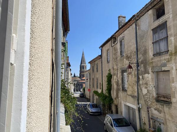 Maison de ville avec local commercial au Dorat