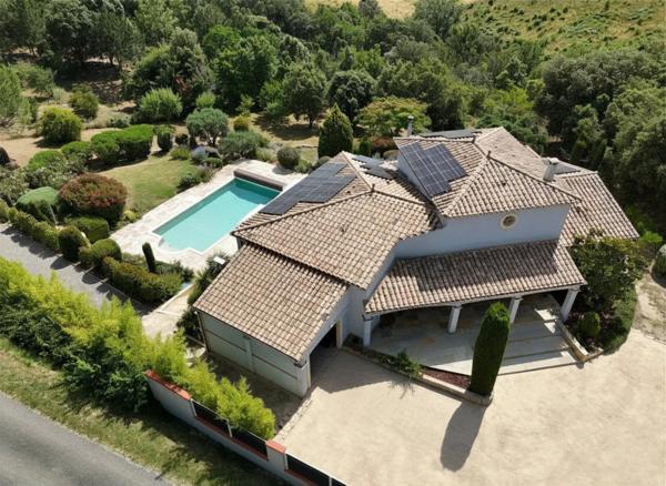 Superbe Villa de Campagne Alliant Luxe Moderne et un Magnifique Terrain
